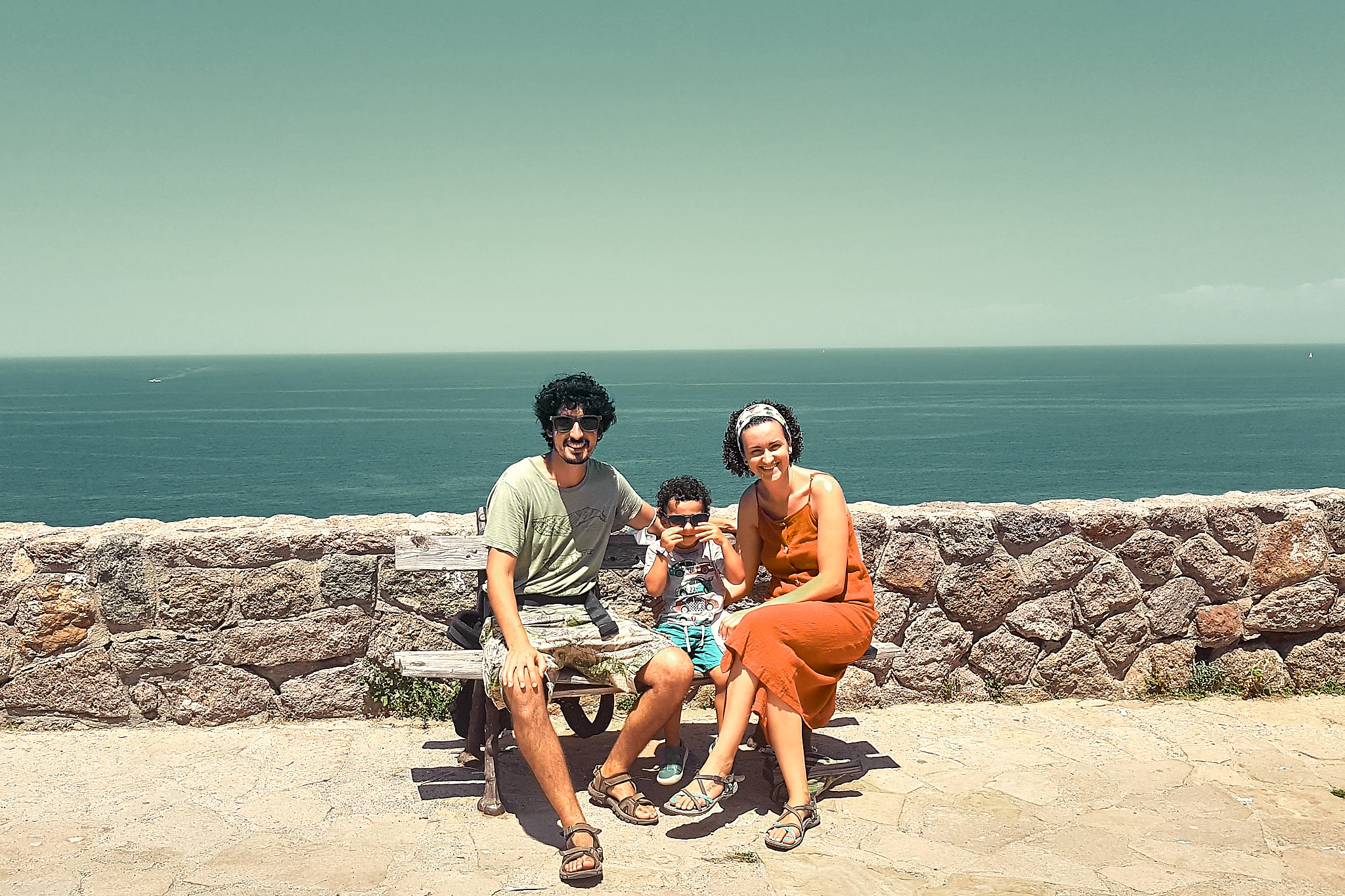 Sandra Mogena y su familia
